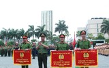 Xem lực lượng công an thi điều lệnh, sử dụng võ thuật chiến đấu
